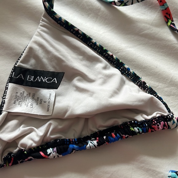Two pieces  bathing suit, size small - Picture 5 of 8
